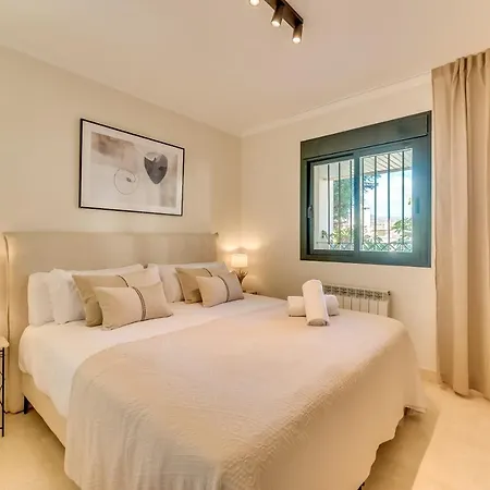 Vacation I El Palmeral, Golf Valley, Renovated, Fast Wifi Apartment Marbella